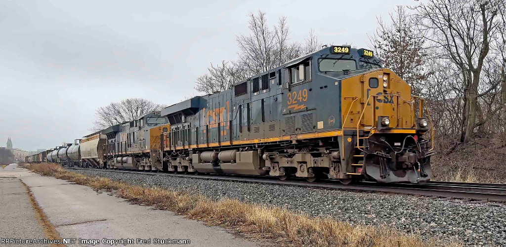 CSX 3249 leads M369.